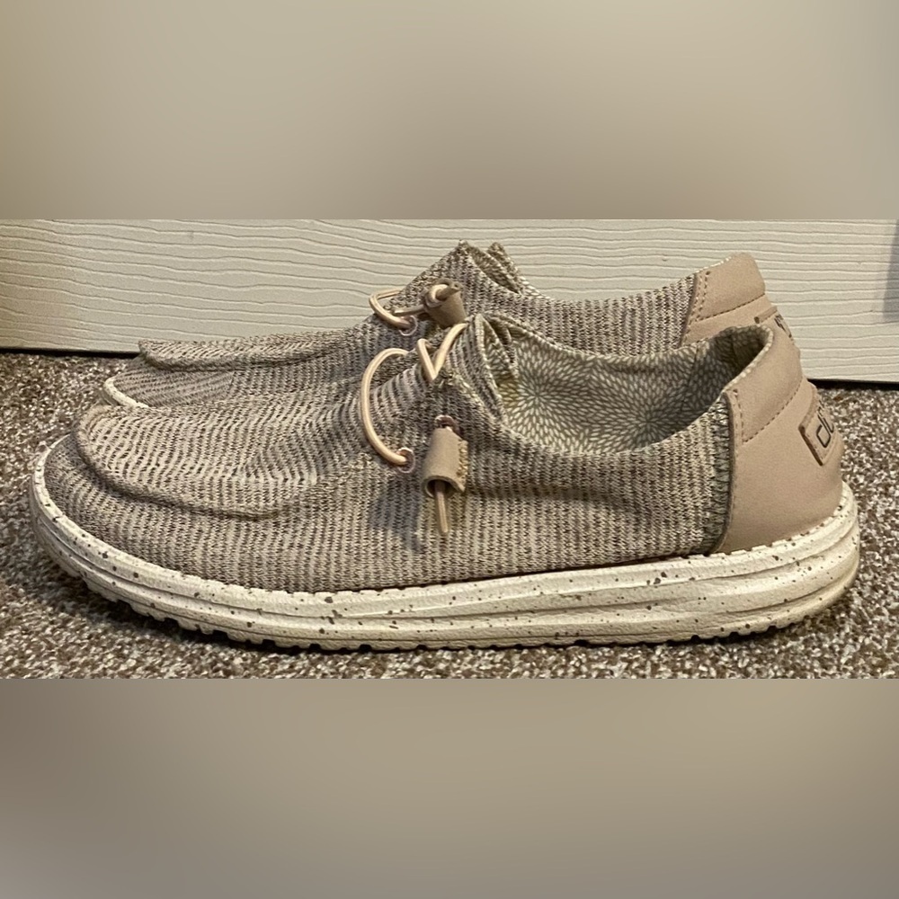 Hey Dude Women's Wendy Stretch Shoes, Rose, 9 US - GENTLY USED
